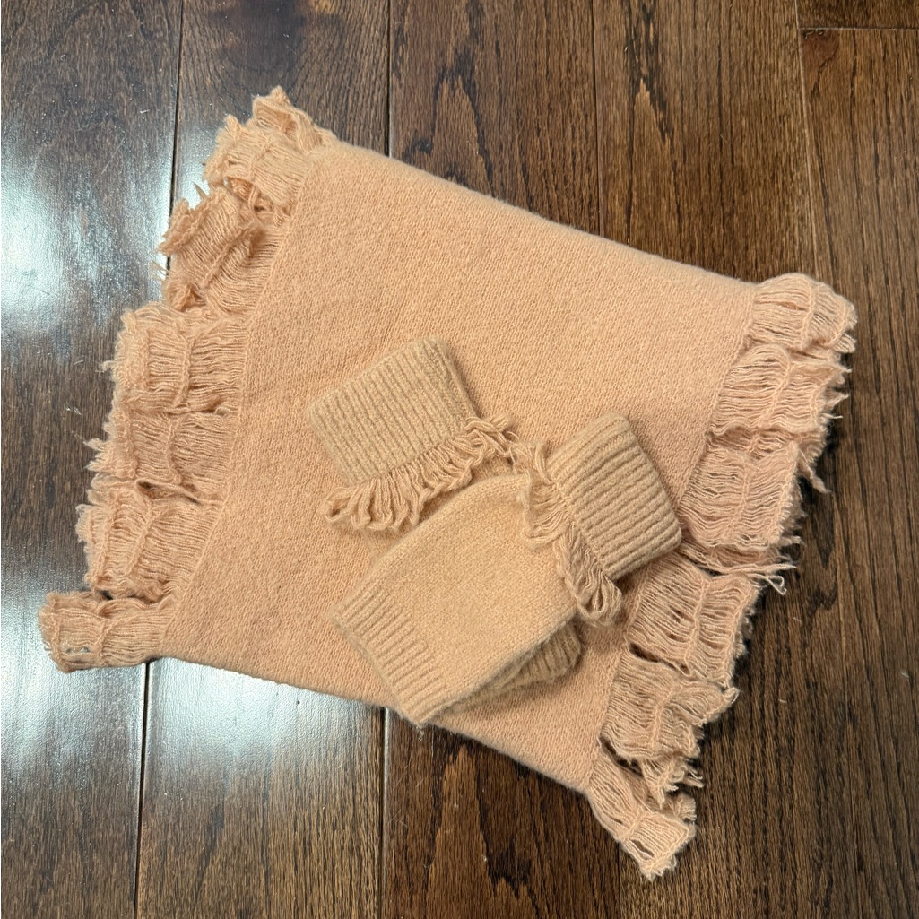 Fringed Gloves & Scarf Set